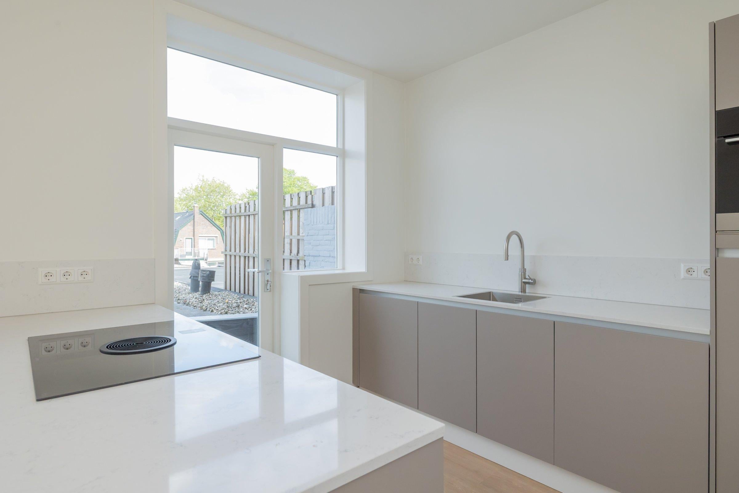 Appartement te huur: Dokter De Liefdestraat 12, Haarlem