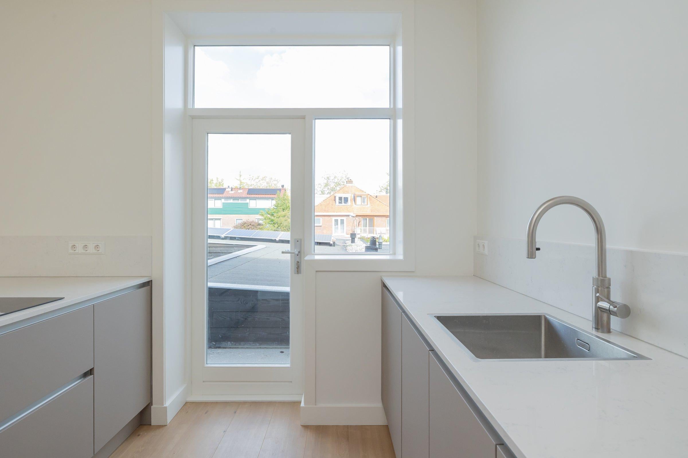 Appartement te huur: Dokter De Liefdestraat 12, Haarlem