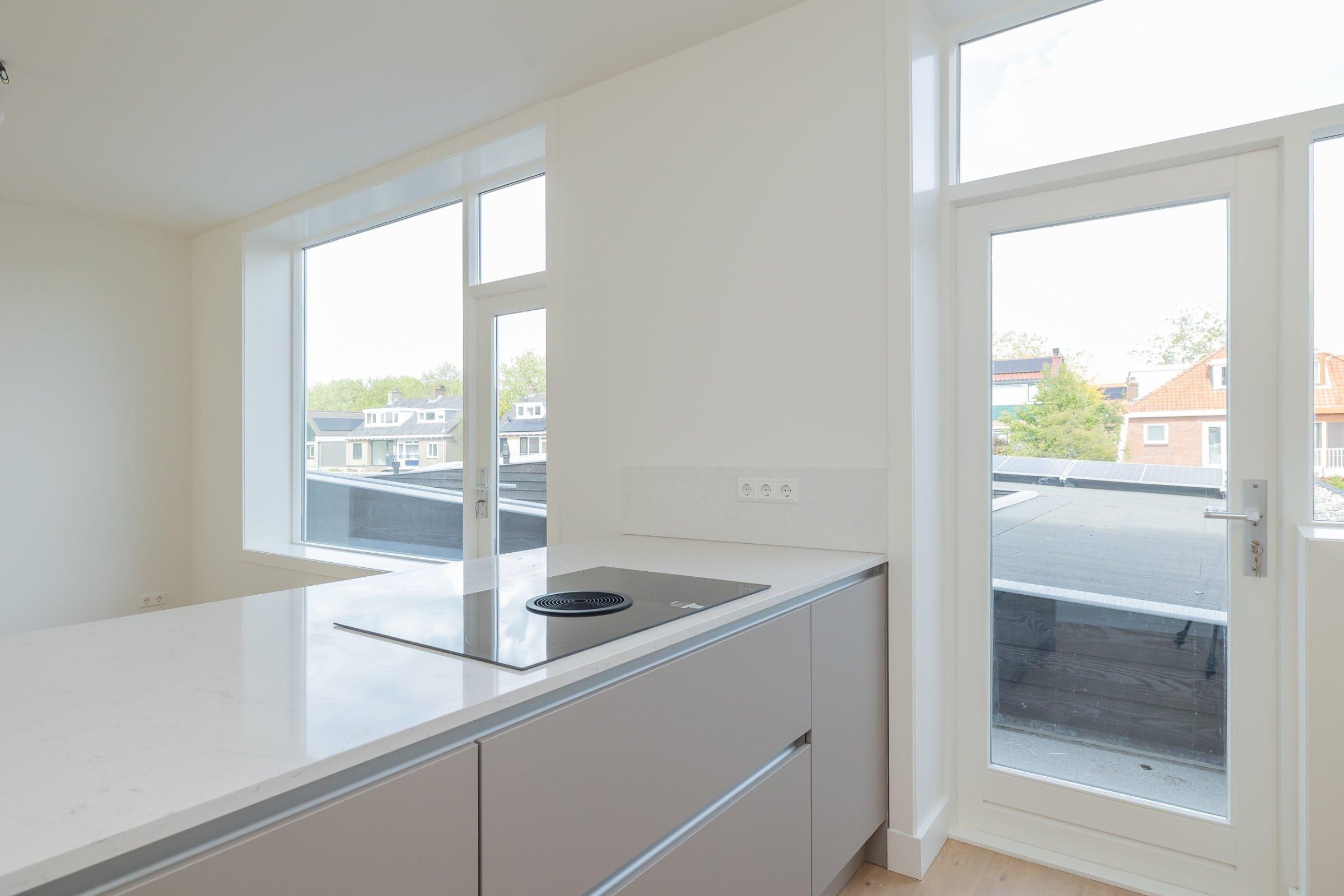 Appartement te huur: Dokter De Liefdestraat 12, Haarlem