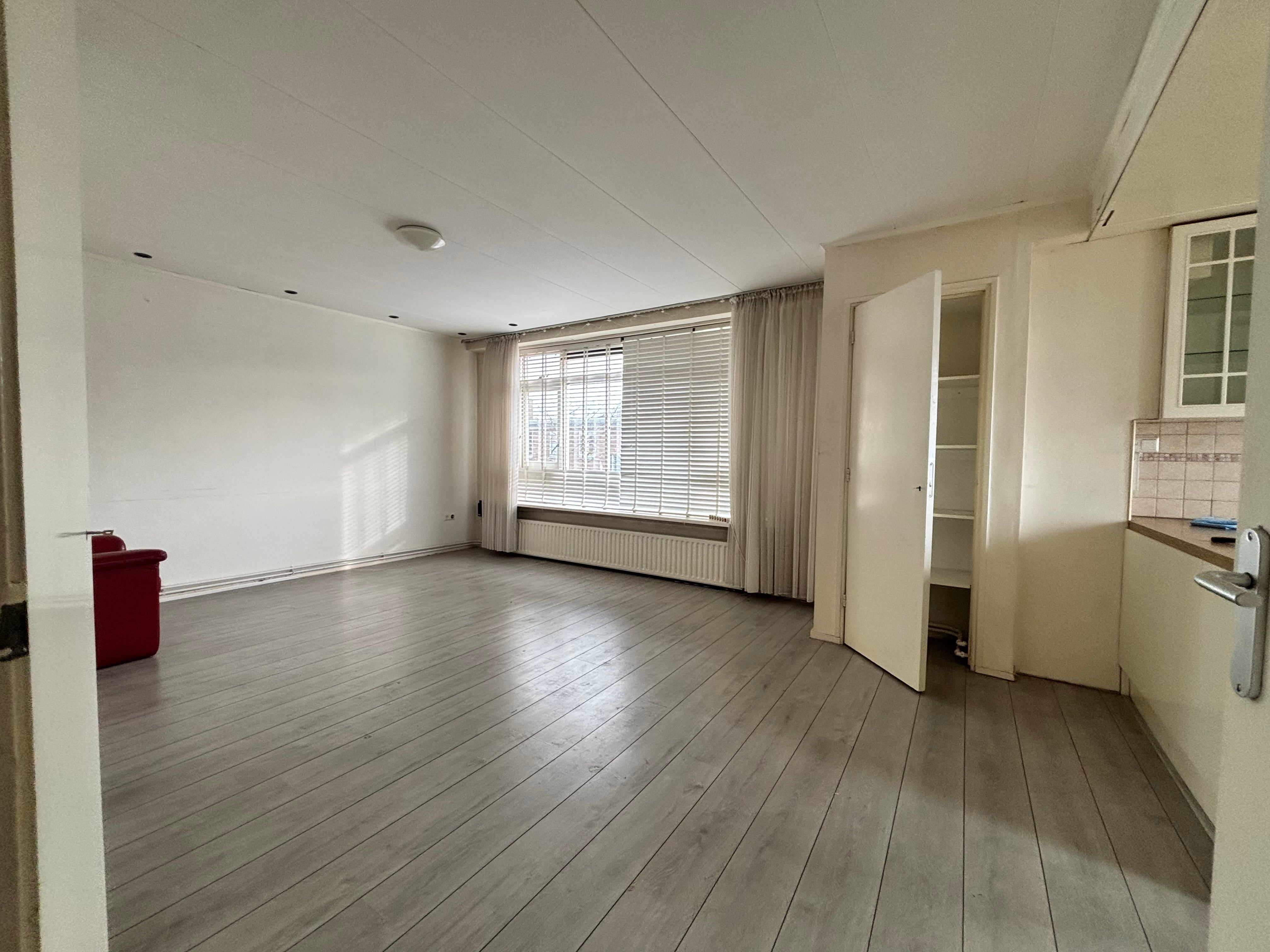 Flat Dwingelostraat 77