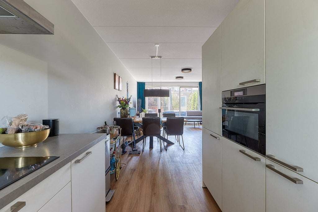 Hoekwoning te koop: Henriëtte van der Meydreef 130, 'S-Gravenhage