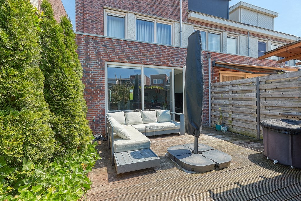 Hoekwoning te koop: Henriëtte van der Meydreef 130, 'S-Gravenhage