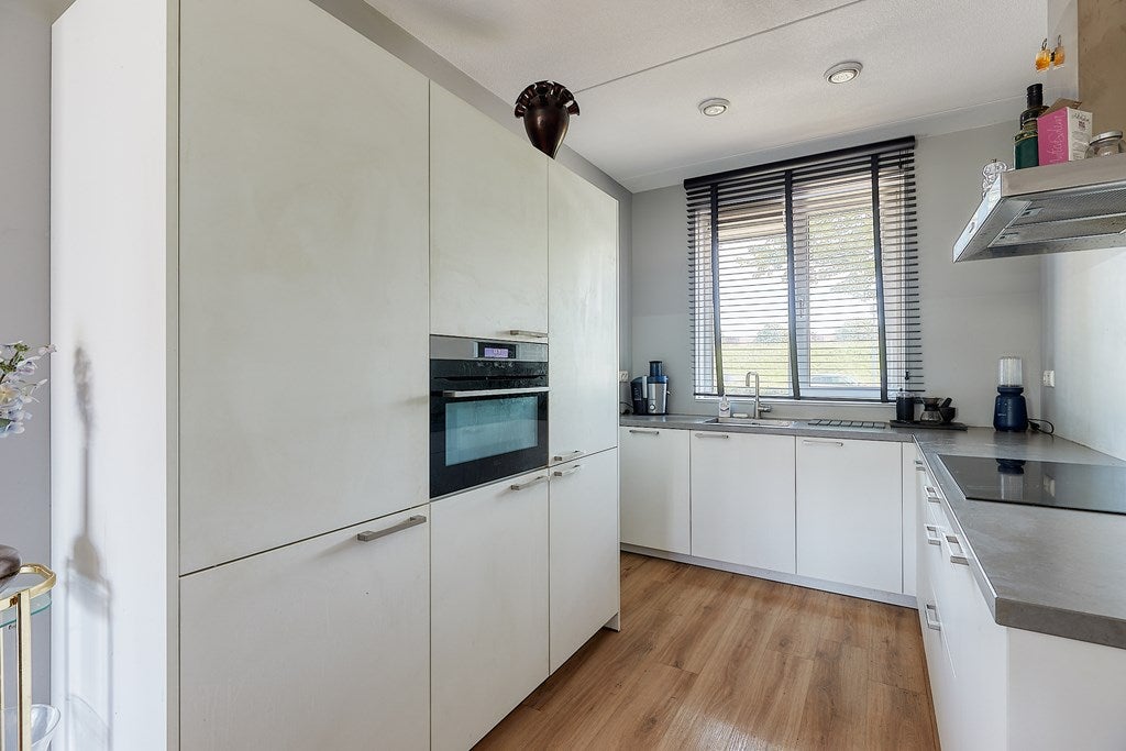 Hoekwoning te koop: Henriëtte van der Meydreef 130, 'S-Gravenhage