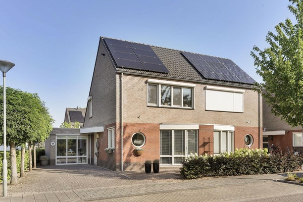 Huis te koop Meidoornlaan 28 in Tegelen voor € 395.000