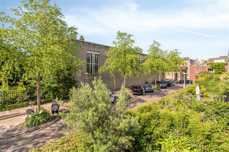 Tussenwoning te koop: J.J.M. Vegterstraat 6, Amsterdam