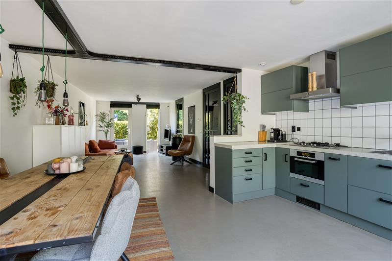 Tussenwoning te koop: J.J.M. Vegterstraat 6, Amsterdam