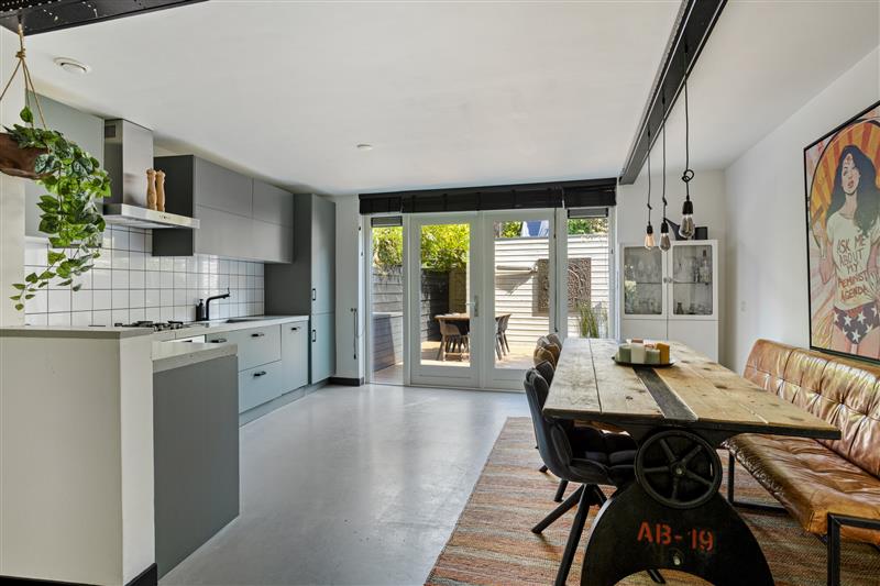 Tussenwoning te koop: J.J.M. Vegterstraat 6, Amsterdam
