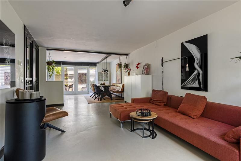 Huis J.J.M. Vegterstraat 6 in Amsterdam