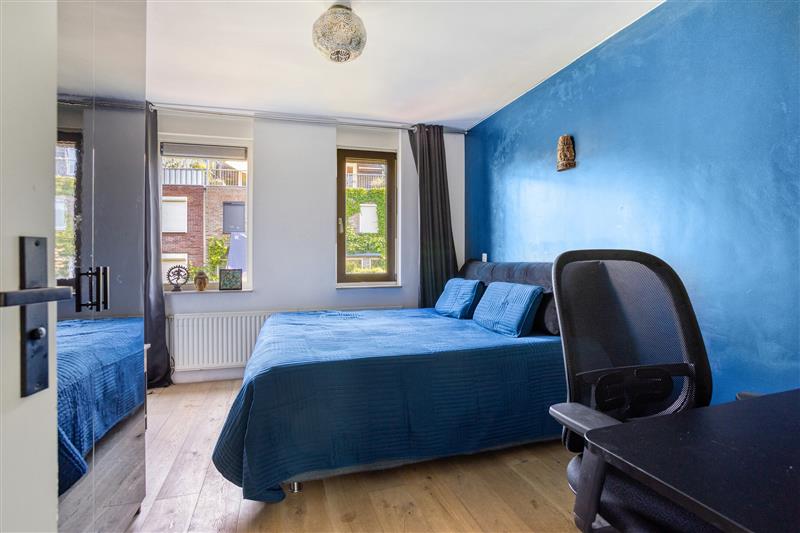 Tussenwoning te koop: J.J.M. Vegterstraat 6, Amsterdam