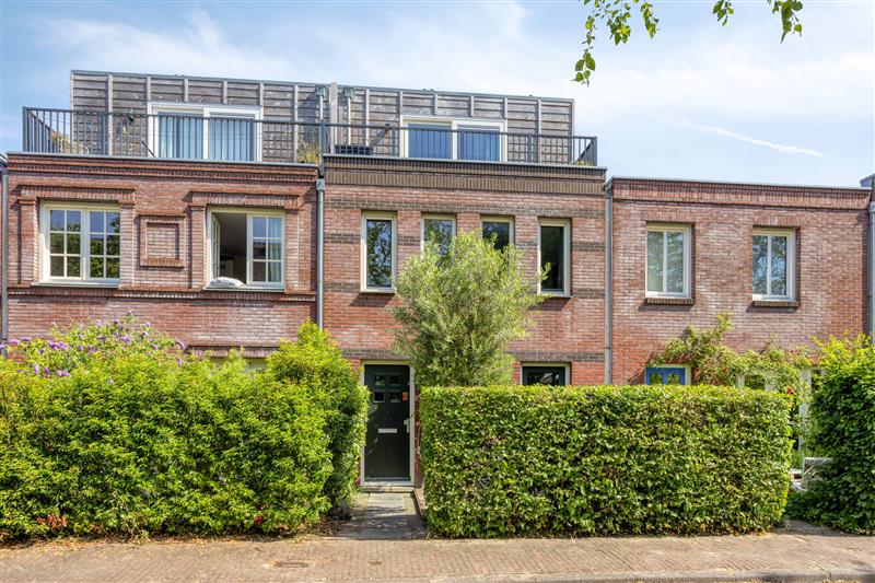 Tussenwoning te koop: J.J.M. Vegterstraat 6, Amsterdam
