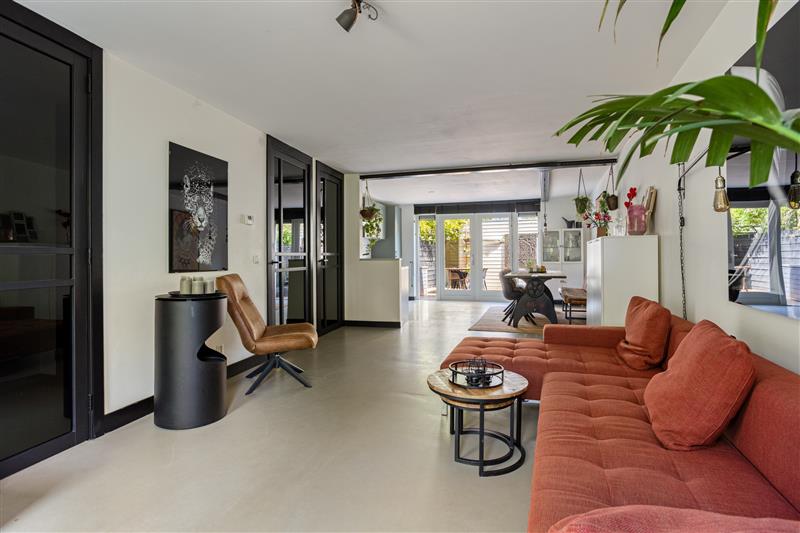 Tussenwoning te koop: J.J.M. Vegterstraat 6, Amsterdam