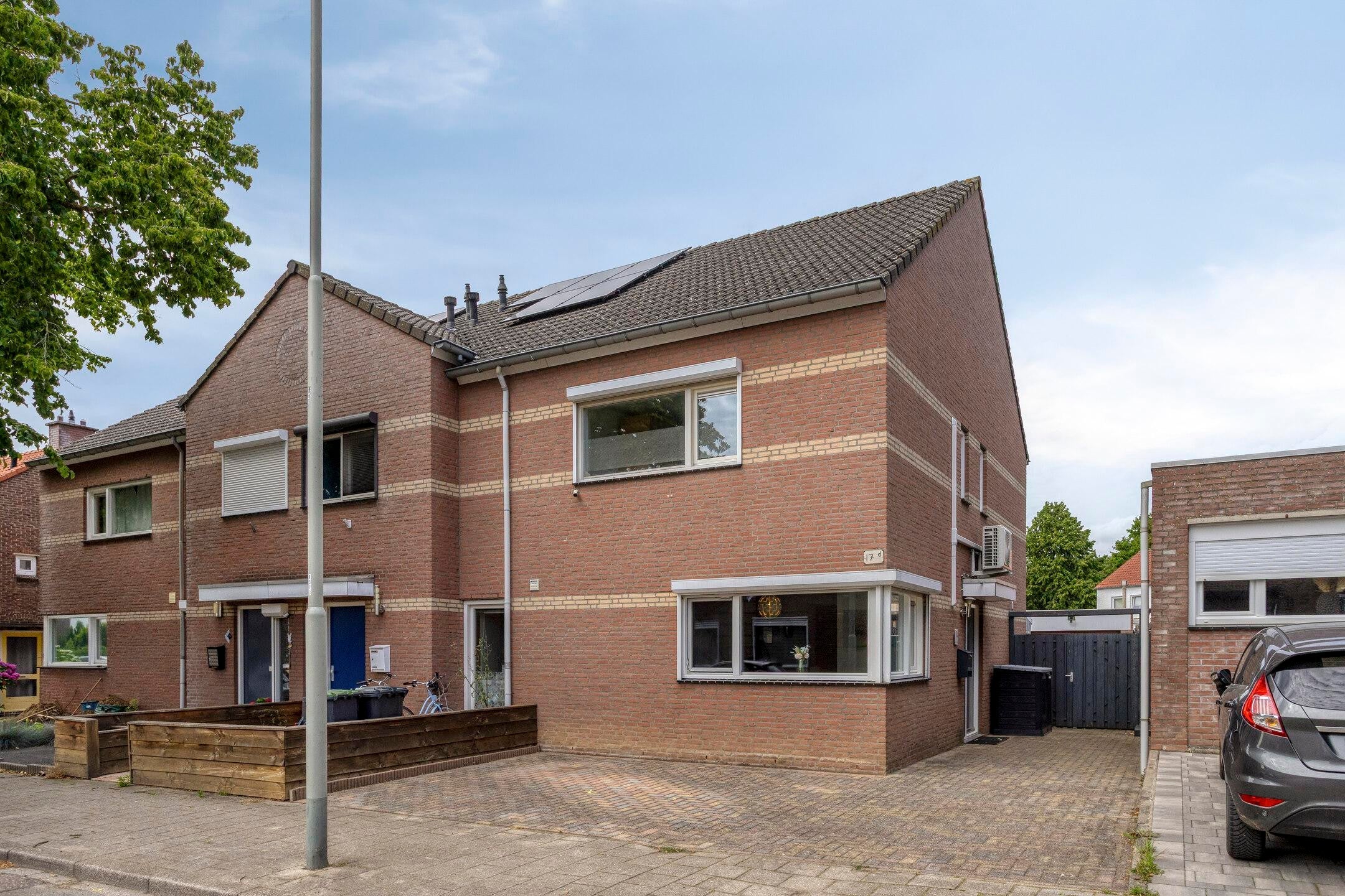 Huis Pastoor Schoenmaeckersstraat 17 D in Geleen