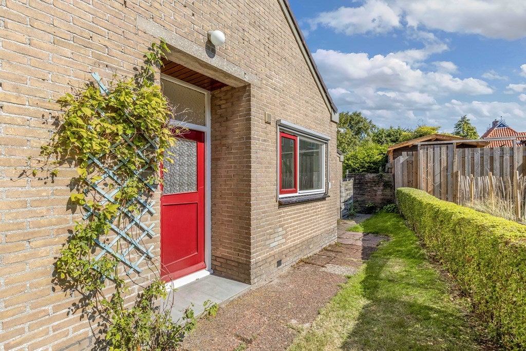 Vrijstaande woning te koop: Meester Döllestraat 1, Bakhuizen