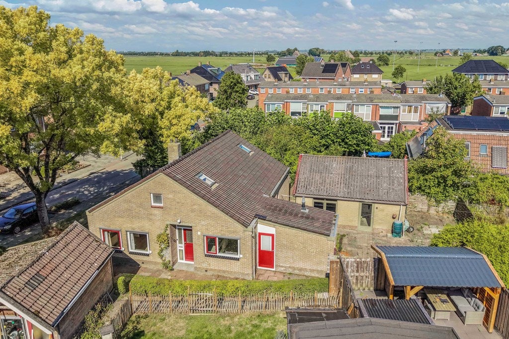 Vrijstaande woning te koop: Meester Döllestraat 1, Bakhuizen