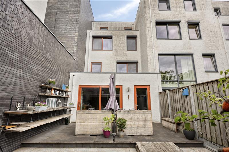 Tussenwoning te koop: Wilniserf 35, Tilburg