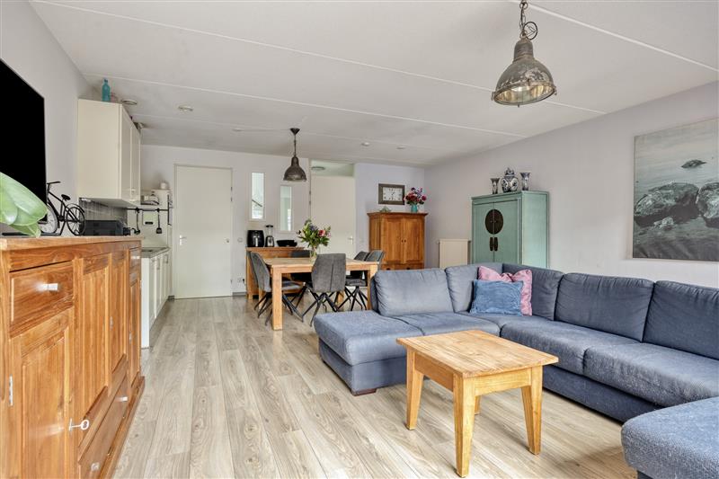 Tussenwoning te koop: Wilniserf 35, Tilburg