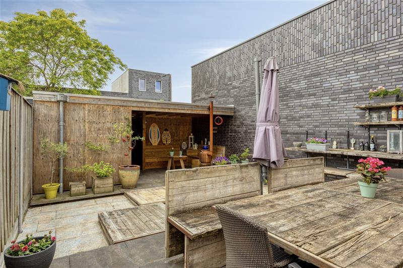 Tussenwoning te koop: Wilniserf 35, Tilburg