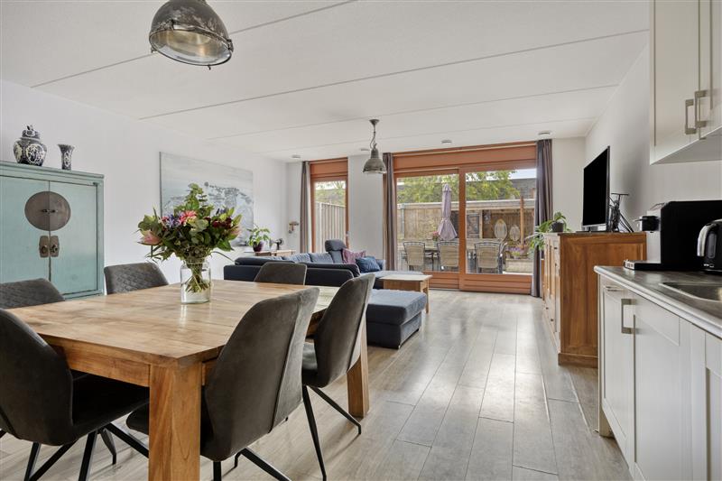 Tussenwoning te koop: Wilniserf 35, Tilburg