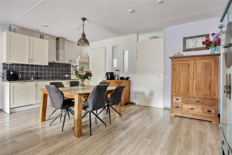 Tussenwoning te koop: Wilniserf 35, Tilburg
