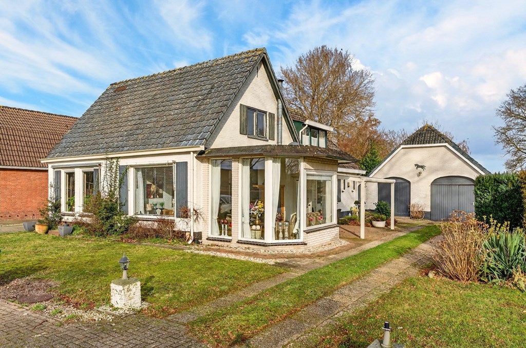 Huis Anerweg-Noord 126 in Lutten