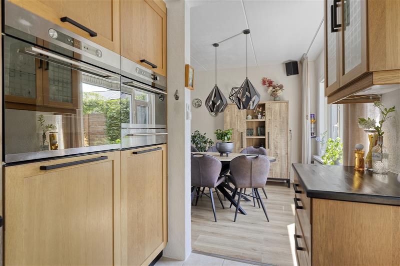 Tussenwoning te koop: Van Goghlaan 12, Woudenberg