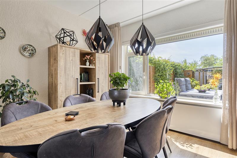 Tussenwoning te koop: Van Goghlaan 12, Woudenberg