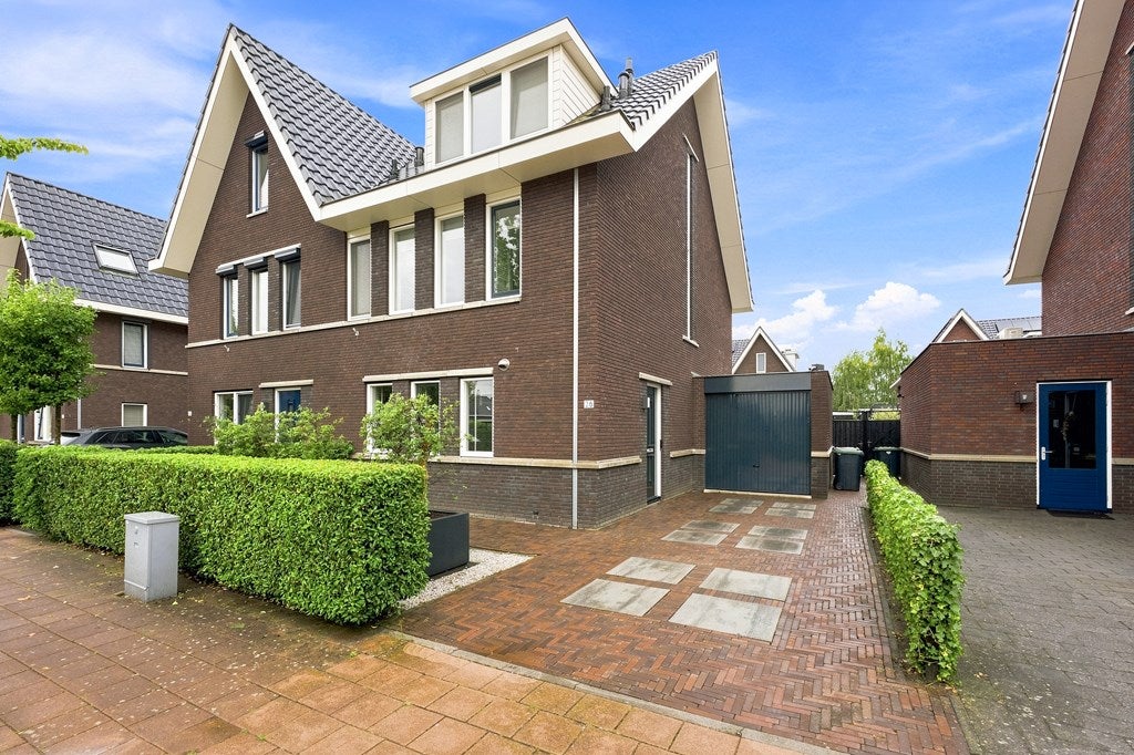 Huis Stenen Kamer 28 in Alblasserdam