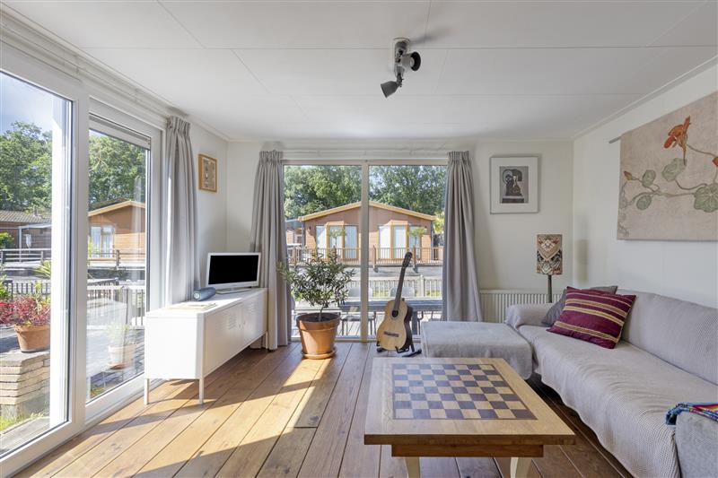 Vrijstaande woning te koop: Burgemeester Dalenbergstraat 50-554, West-Graftdijk