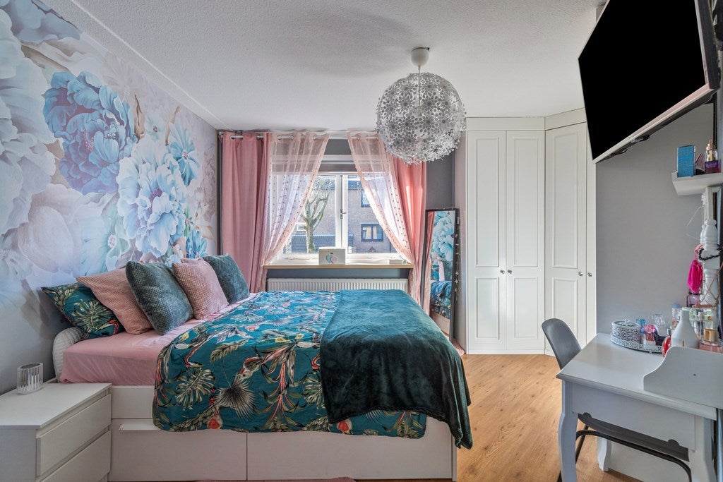 Tussenwoning te koop: Lijster 22, Hoogvliet Rotterdam