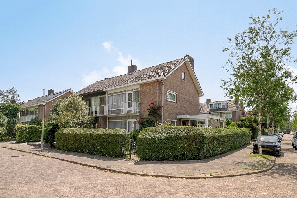 Huis Van der Leeuwlaan 2 in Schiedam