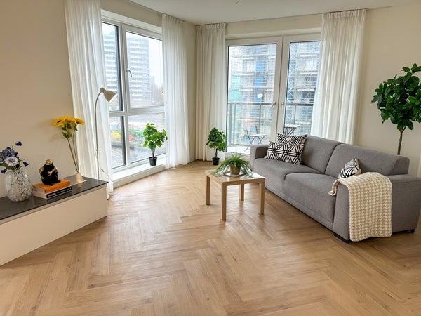 Flat Waldorpstraat in Den Haag