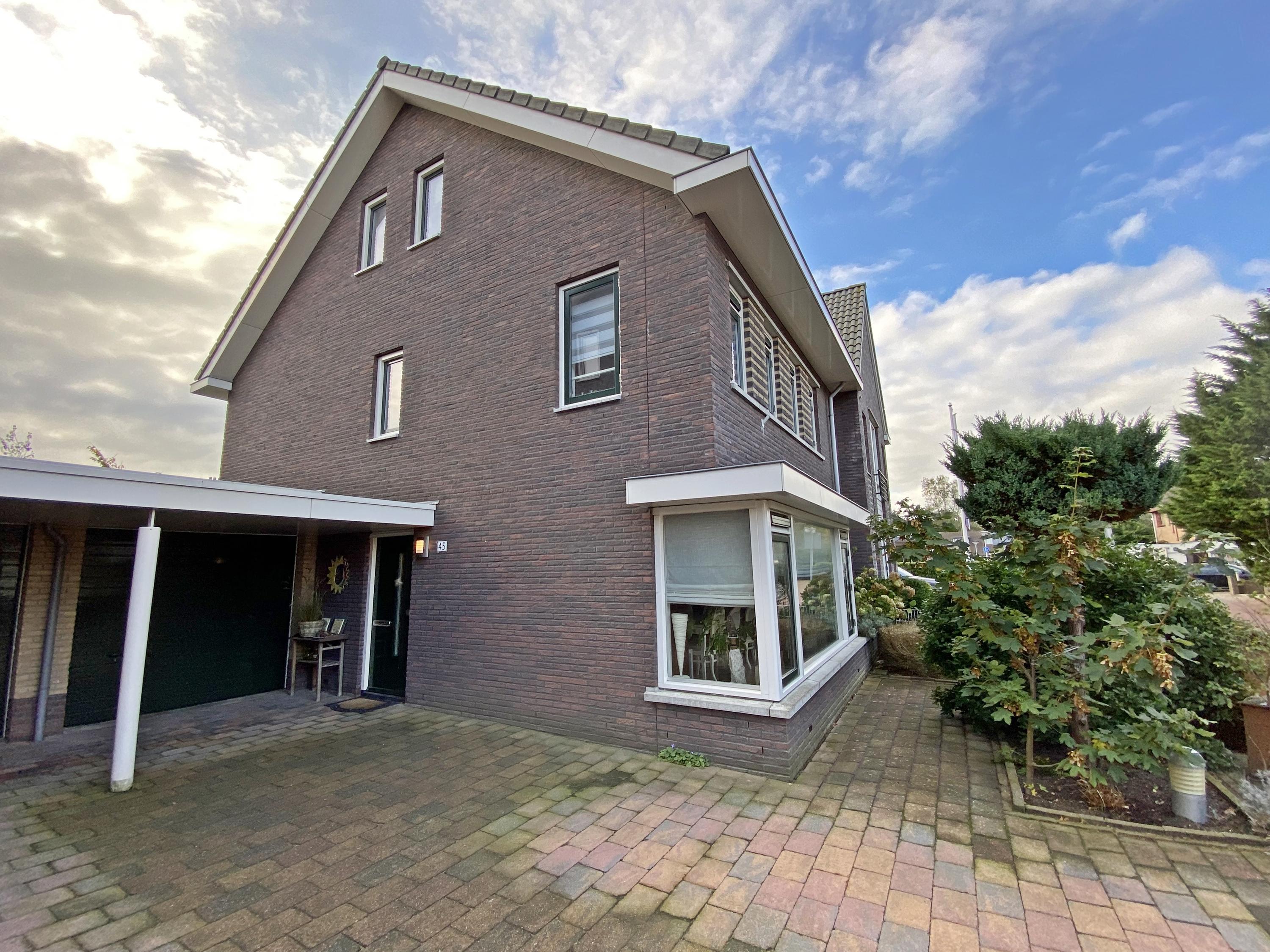 Tussenwoning te huur: Professor Zeemanstraat 45, Zandvoort