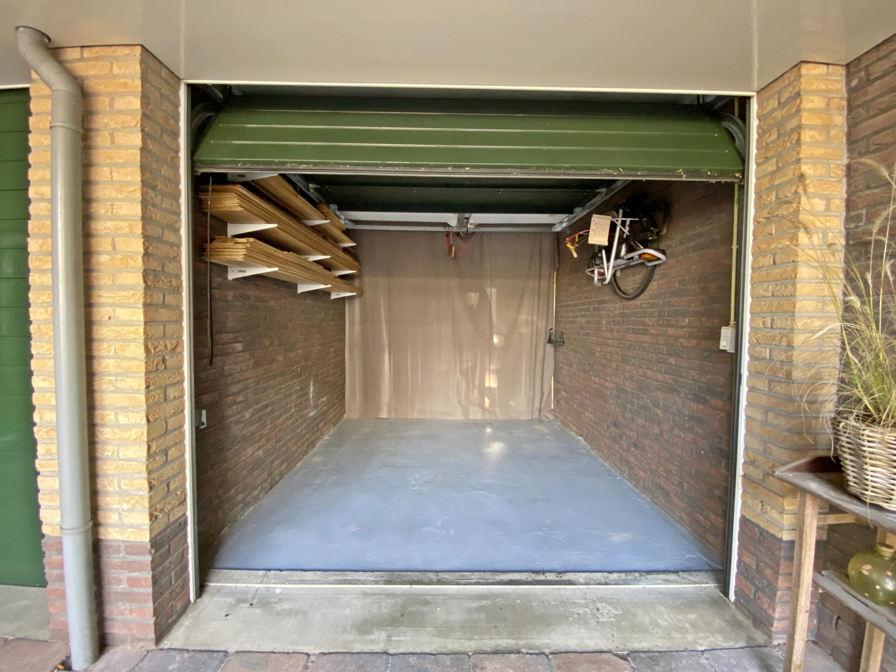 Tussenwoning te huur: Professor Zeemanstraat 45, Zandvoort