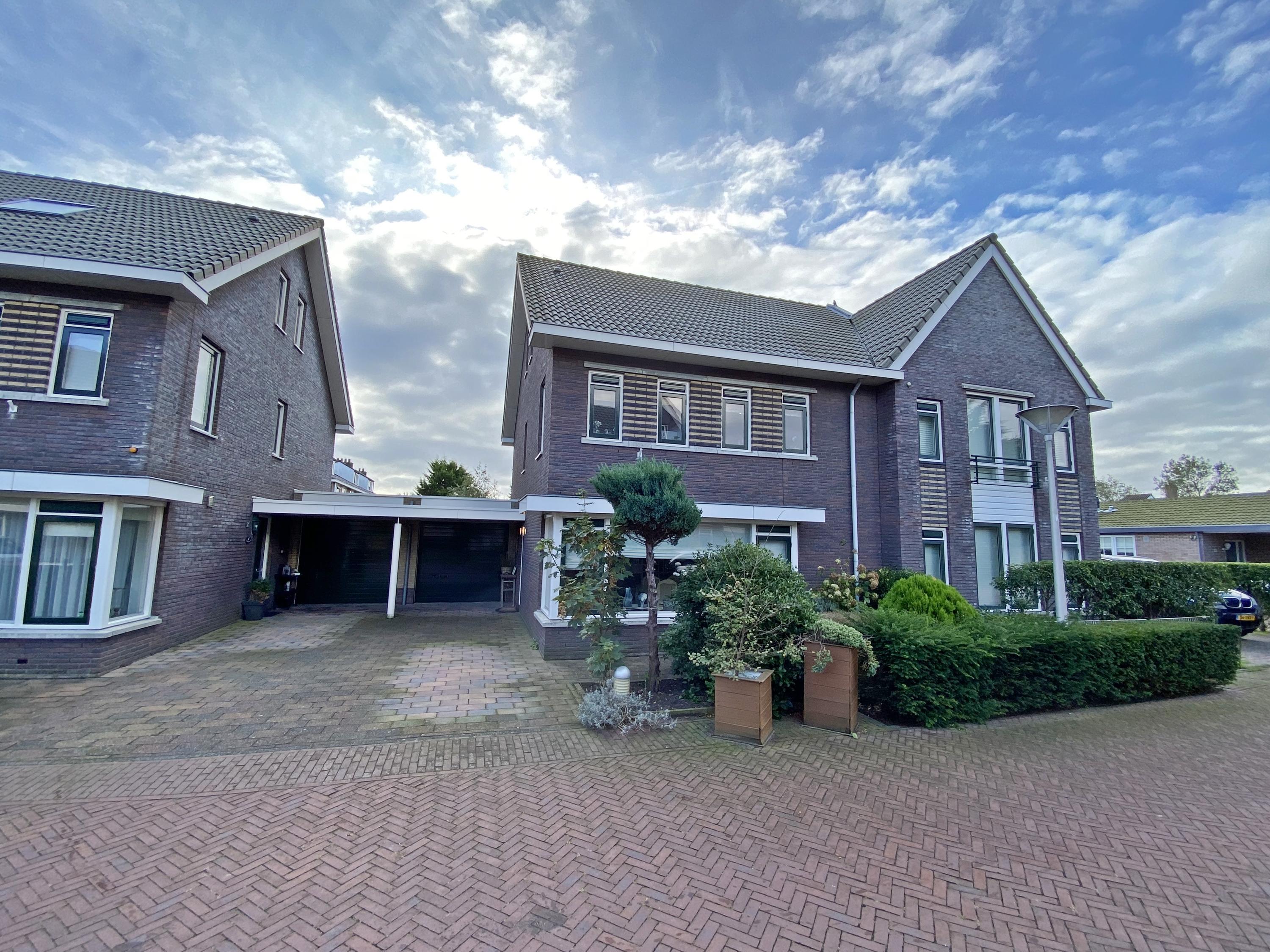 Tussenwoning te huur: Professor Zeemanstraat 45, Zandvoort
