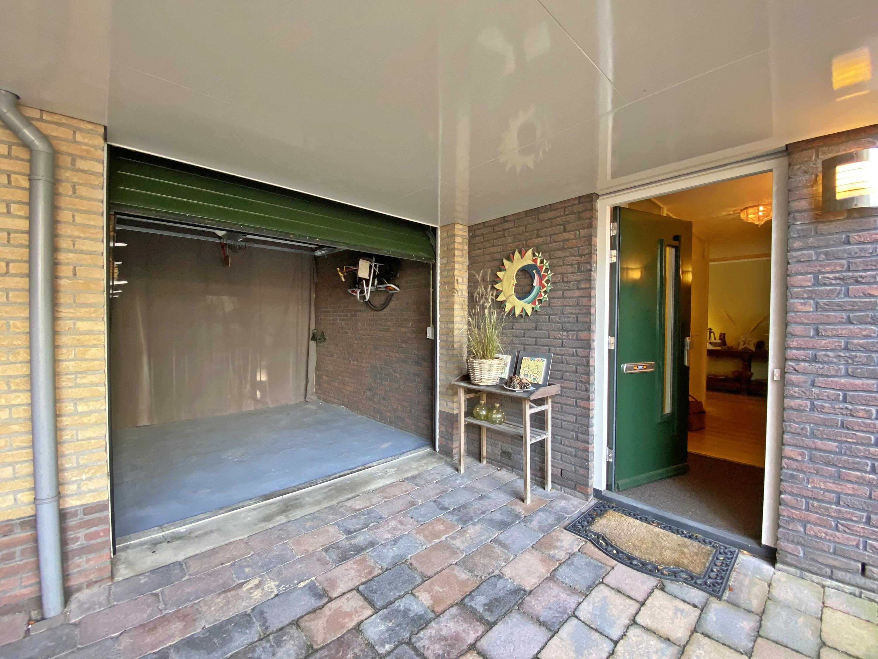 Tussenwoning te huur: Professor Zeemanstraat 45, Zandvoort