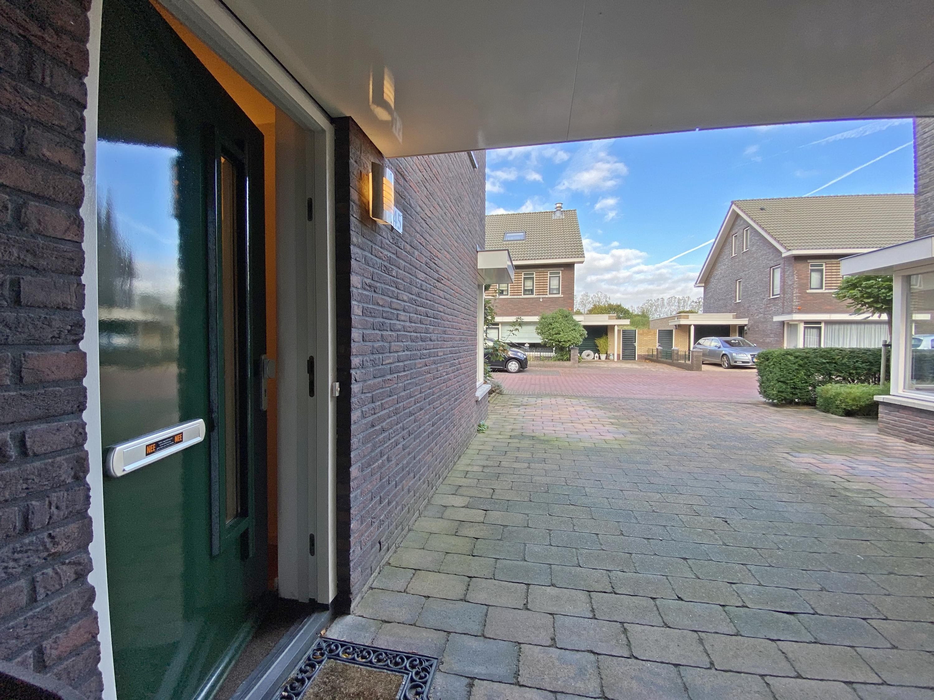 Tussenwoning te huur: Professor Zeemanstraat 45, Zandvoort