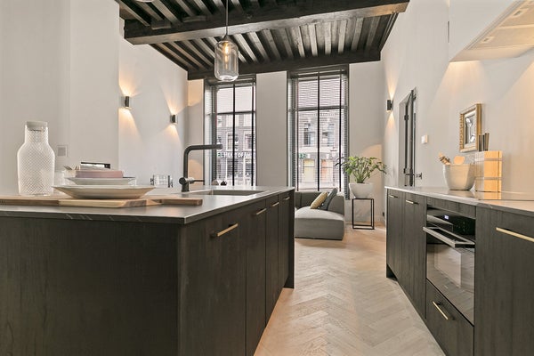 Wohnhaus Oudezijds Achterburgwal in Amsterdam