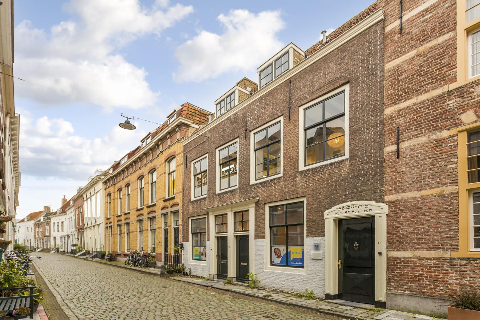 Tussenwoning te koop: Herenstraat 18, Middelburg