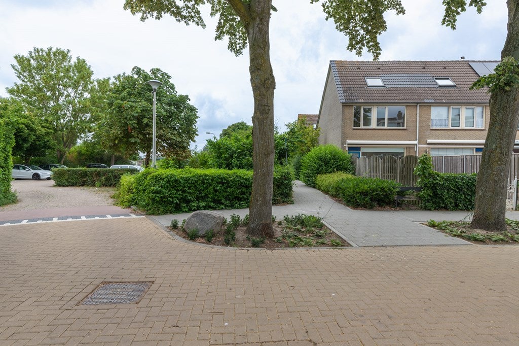 Huis Cornelis Kempenaarlaan 125 in Woubrugge