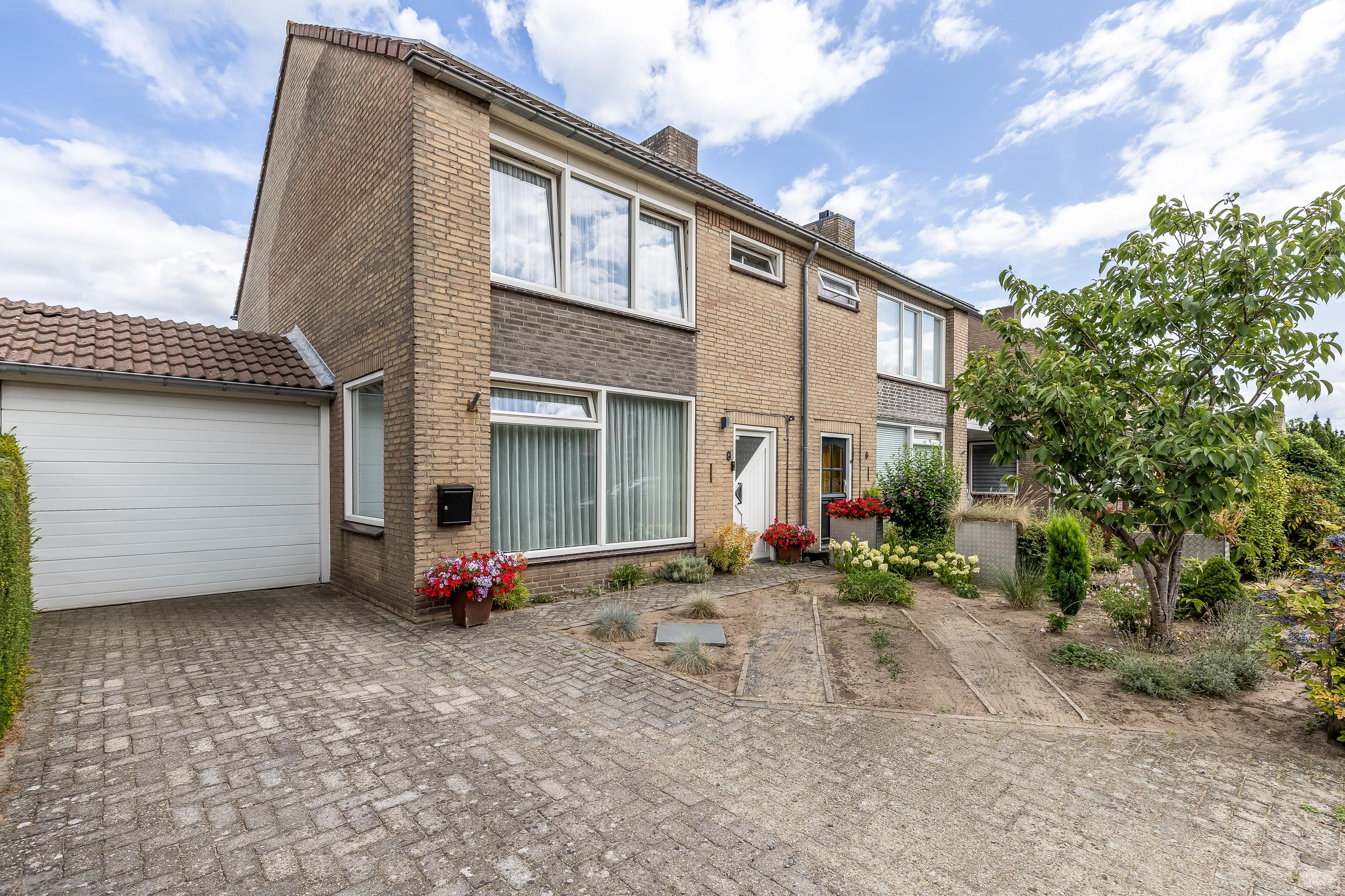 Huis Beatrixstraat 8 in Heeswijk-Dinther