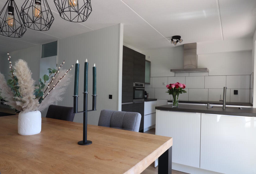 Tussenwoning te koop: Jivestraat 27, Almere