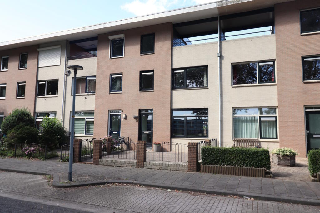 Tussenwoning te koop: Jivestraat 27, Almere