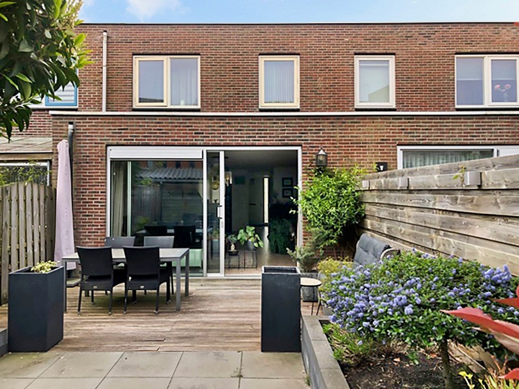 Tussenwoning te koop: Socrateshof 3, Huizen