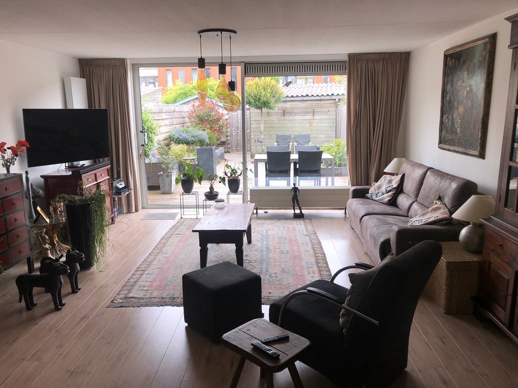 Tussenwoning te koop: Socrateshof 3, Huizen