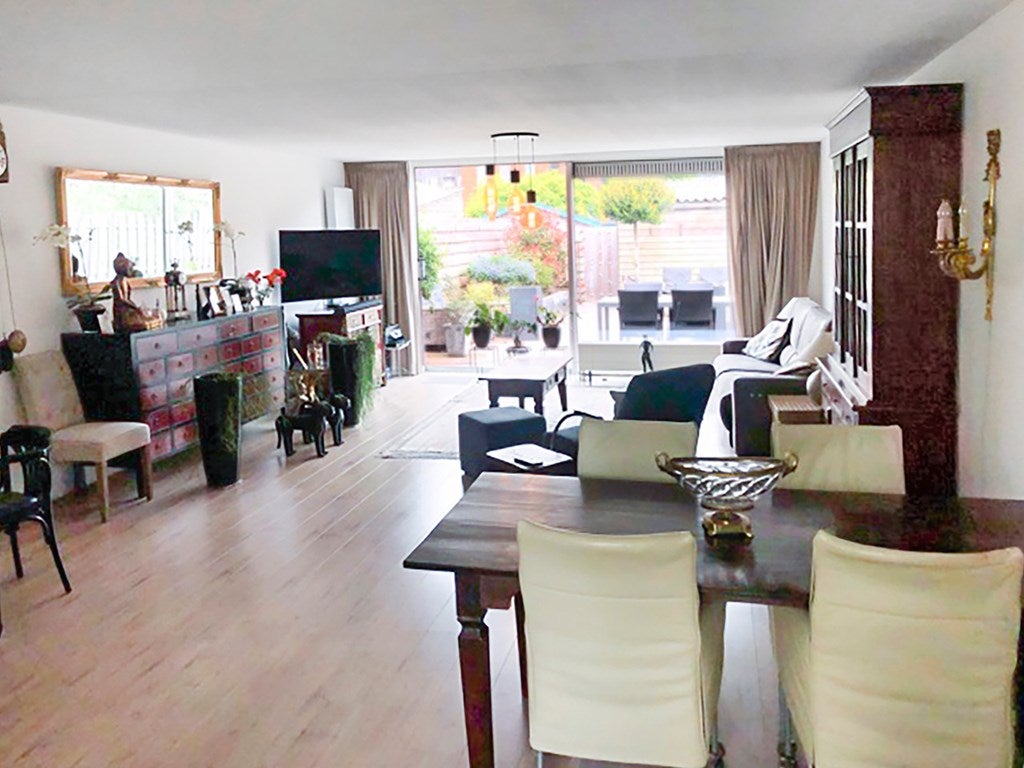 Tussenwoning te koop: Socrateshof 3, Huizen
