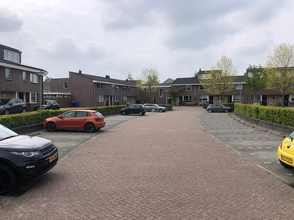 Tussenwoning te koop: Socrateshof 3, Huizen