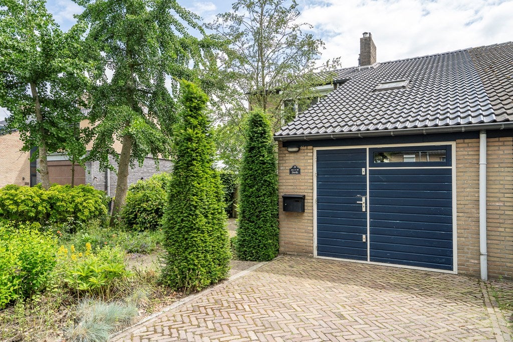 Twee-onder-één-kap te koop: Randenborgweg 24, Nieuwstadt