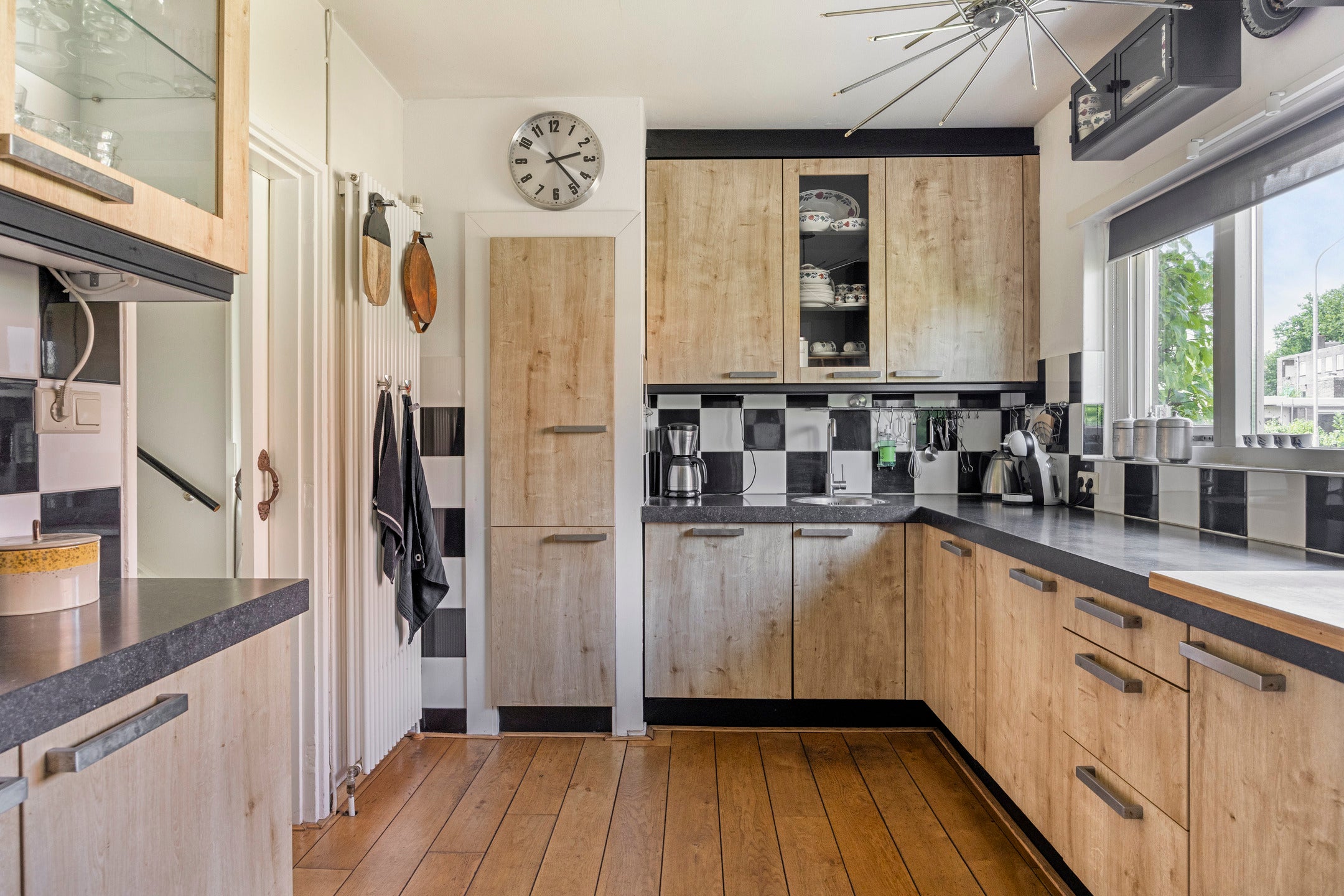 Vrijstaande woning te koop: Van Panhuyslaan 42, Leek