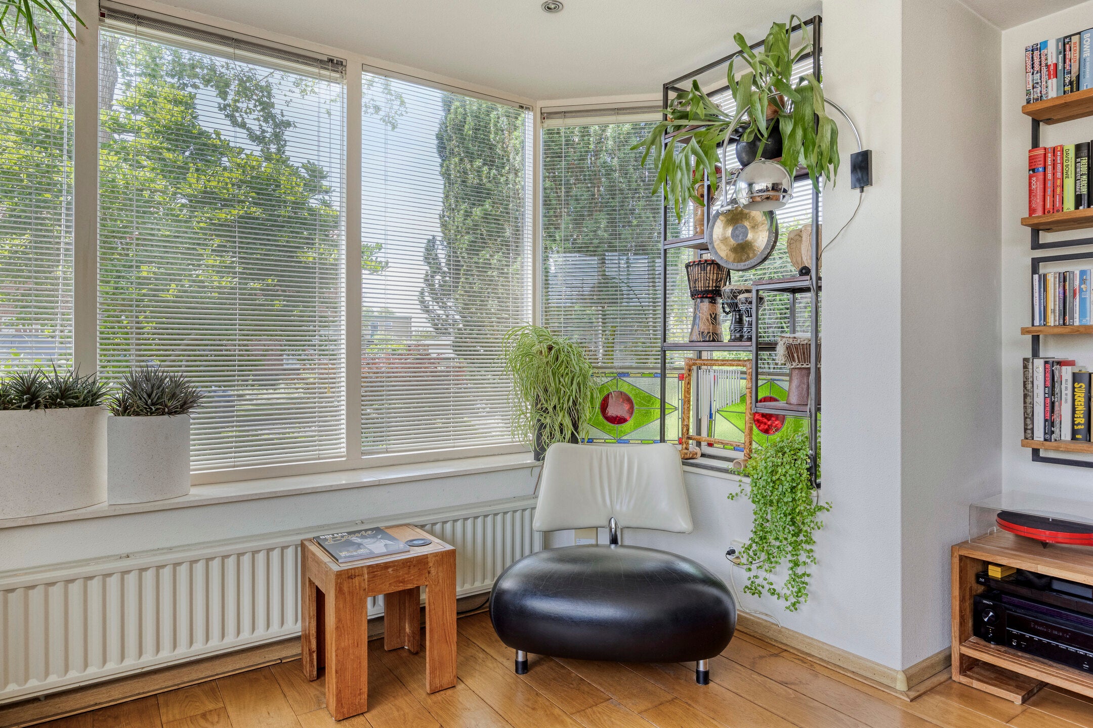 Vrijstaande woning te koop: Van Panhuyslaan 42, Leek