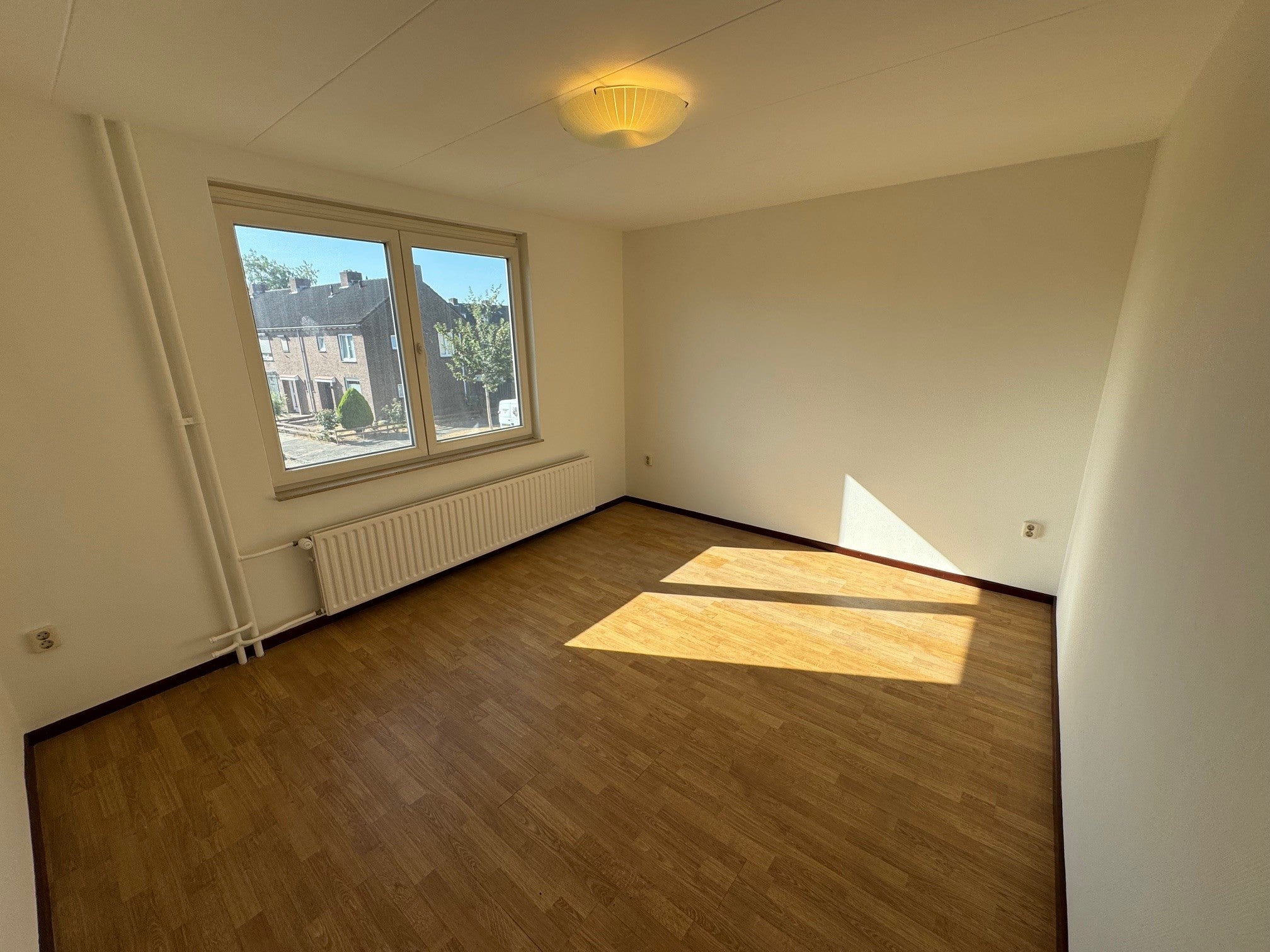 Kamer te huur: Emmausstraat 24-1.1, Maastricht